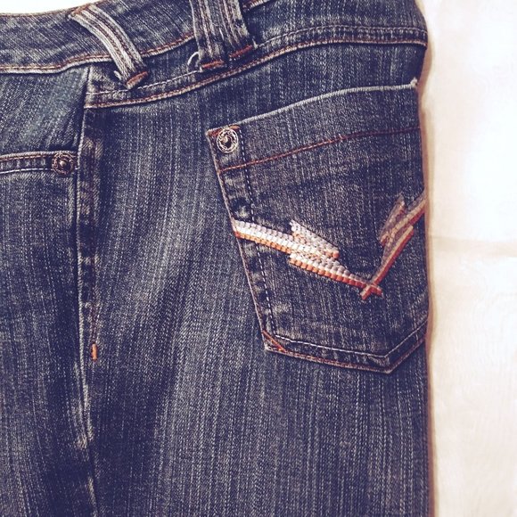 Size 7 Boot Cut Jeans with Fading, Denim  Jean, Candies Jeans, Stone Wash - Picture 8 of 11